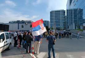 „Narodni štab“ ponovo ispred kapije Televizije N1 u Beogradu