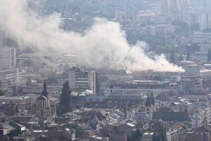 Zatvor ugrožen?: Požar u zgradi Općinskog suda u Sarajevu, policija i vatrogasci na terenu