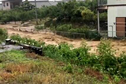Potop u Japanu, evakuisano desetine hiljada ljudi (VIDEO)