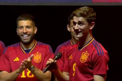 Španski navijači na dočeku izvrijeđali zvijezdu Barcelone (VIDEO)