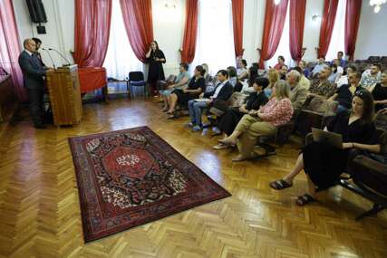 Profesor sa Harvard Univerziteta David Elmer održao predavanje u Sarajevu o Milmanu Parryu