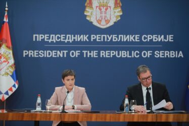 Brnabićeva ostavka na stolu, Vučić čeka prijevremene izbore