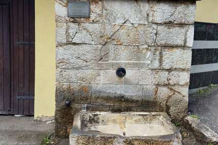 Niko se ne brine o vodi u Sarajevu: Pogledajte kako izgleda česma na Bjelavama