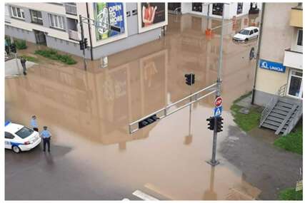 Snažno nevrijeme pogodilo Doboj, ulice pod vodom (VIDEO)