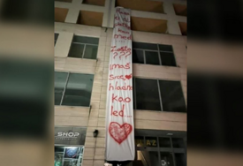 Ljubavna poruka u Mostaru je hit: "Hana, slatka si kao med, ali..."