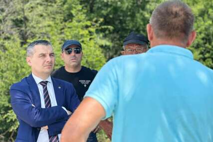 Ministar Dizdar posjetio povratničko naselje Šurmanci