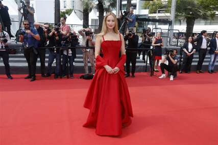 Jennifer Lawrence objasnila zašto je na crveni tepih u Kanu došla u japankama