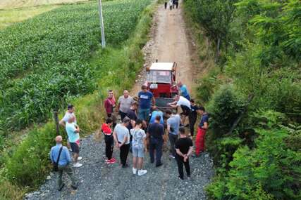 Protest zbog rudnika lignita: Mještani blokirali put na radilište, a evo ko je pozvao policiju