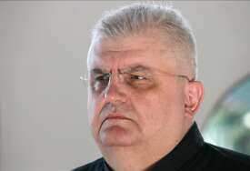 VIRALNA OBJAVA NA INTERNETU: "Obilježimo godišnjicu hapšenja Ratka Mladića jednim evergreenom...."