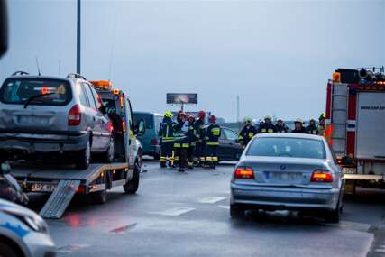 Stravična nesreća! Više poginulih na autoputu u Kanadi