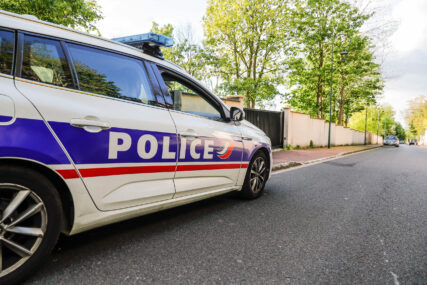Muškarac nožem izbo šestero djece u parku