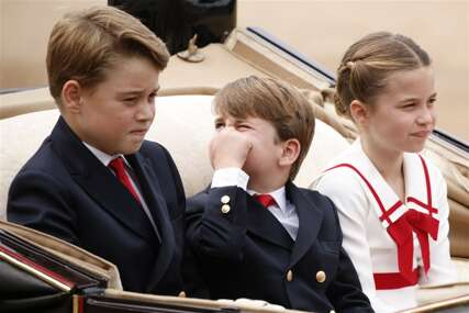 Princ Louis opet u fokusu javnosti, ukrao show na prvoj paradi u čast njegova djeda