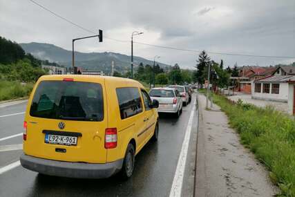 Pojačan promet vozila na graničnim prelazima Gradina i Bosanska Gradiška