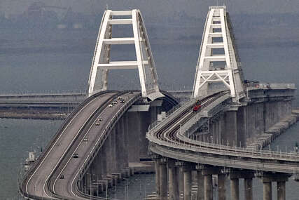 Obustavljen saobraćaj na Krimskom mostu zbog napada