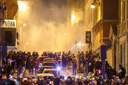 Prošla još jedna noć nereda u Francuskoj, blizu 500 novih hapšenja, zapaljeno više od 1.300 automobila (FOTO+VIDEO)