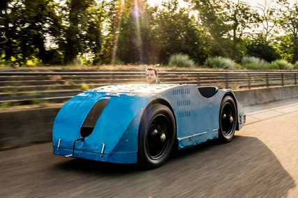 Ružan je i mali, ali ovaj auto je Bugatti i vrijedi više od Benzeminog Chirona