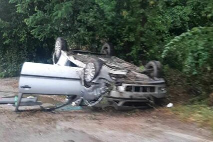 Nesreća kod Kiseljaka: Djevojka automobilom sletjela s kolovoza, hitno prevezena u Sarajevo