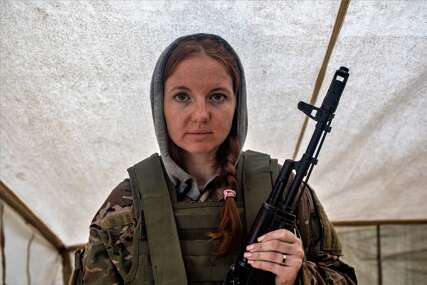 Žene najbrojnije na vojnoj obuci u Kijevu, žele da učestvuju u odbrani zemlje (FOTO)