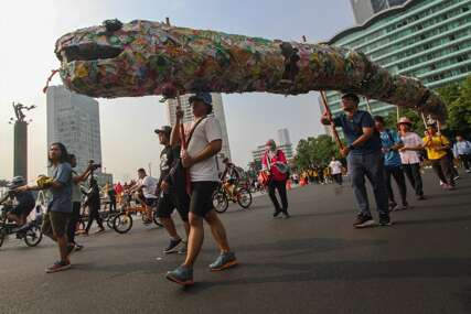 Indonezija: Aktivisti za zaštitu životne sredine traže zabranu plastike za jednokratnu upotrebu (FOTO)