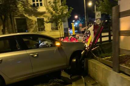 Pijan vozilom umalo udario u zgradu Policijske stanice u Bijeljini