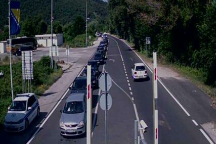 Pojačan promet na graničnim prelazima, na jednom zasad nema gužve