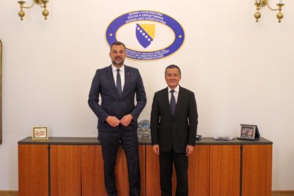 Konaković se susreo sa ambasadorom Kine u BiH Ji Pingom