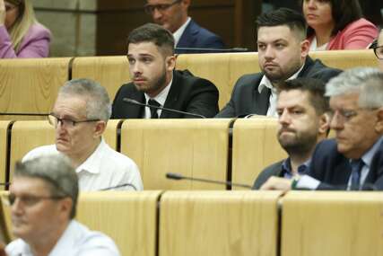 Prekinuta vanredna sjednica Parlamenta FBiH