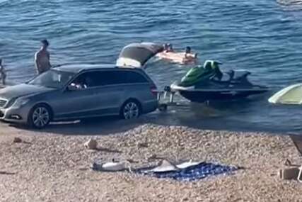 Snimak sa plaže na Jadranu šokirao javnost: A ne valjaju vam Bosanci na moru? Pogledajte šta ovi rade