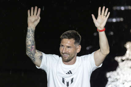 Messi bi mogao da nadmaši Danija Alvesa i uđe u historiju kao fudbaler s najviše osvojenih titula