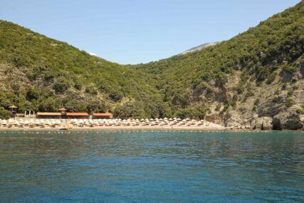 VAŽNA INFORMACIJA Na ovim plažama u Crnoj Gori je zabranjeno kupanje