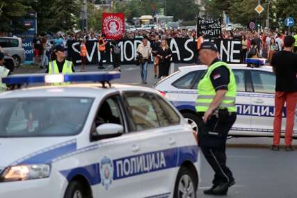 Demonstranti u Novom Sadu poručili: Smijeniti čelne ljude