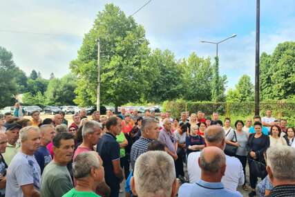 Radnici Krivaje ponovo pred kapijom preduzeća: Zbog neuvezanog radnog staža najavljuju proteste pred Vladom FBiH