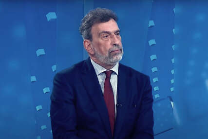 Ministar ušao preko reda kod doktora, pacijenti čekali više od 5 sati