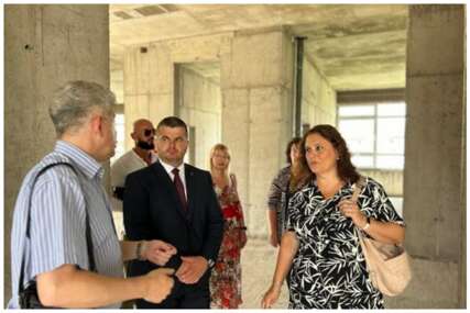Ministrica Duraković u Novom Travniku: Dva miliona maraka za završetak izgradnje Srednjoškolskog centra