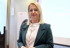 NOVAKOVIĆ BURSAĆ POBJESNILA ZBOG ODLUKE CIK-a Direktno kršenje Izbornog zakona