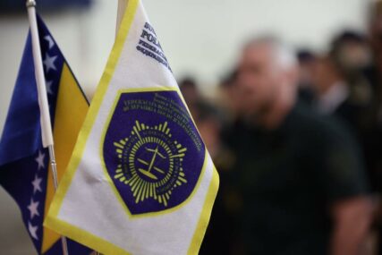 NOVA PRAVILA U INSTITUCIJAMA BIH Službenici ne smiju primiti poklon skuplji od 300 KM