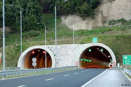 Vozači oprez: Za saobraćaj je zatvorena lijeva cijev tunela 1. mart