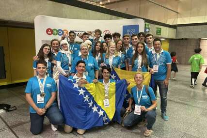 Učenici iz KS-a osvojili 29 medalja na međunarodnoj STEM olimpijadi u Parizu