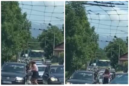 Nesvakidašnja scena u Sarajevu: Žena izašla iz automobila i počela tući drugu vozačicu (VIDEO)