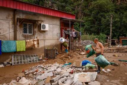 NEĆE VALJDA OPET... Kineze zahvatio rekordan broj zaraznih bolesti nakon poplava (FOTO)