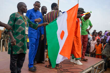 Francuski ambasador napustio Niger, slijede vojnici