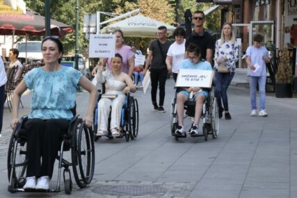 Osobe s invaliditetom u Tuzli: "Pazarić" se tiče svih nas, državo je l’ te stid?