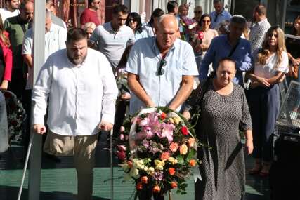 Godišnjica masakra na Trgu solidarnosti u Sarajevu: Ubijeni u redu za hljeb (FOTO)