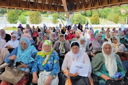 U Memorijalnom centru Srebrenica - Potočari obilježen Dan nestalih osoba: "Svake godine isto pitanje - gdje su?" (FOTO)