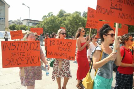 "Ako žene stanu, staje sve"! Protest u Banja Luci protiv učestalog femicida u BiH