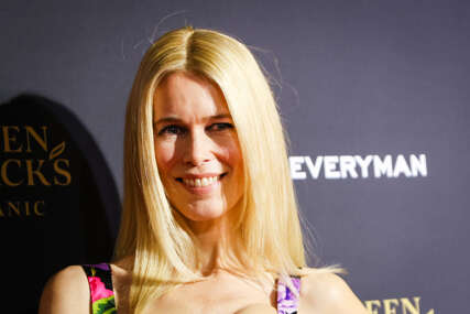 Claudia Schiffer mami uzdahe i u 53. godini, za rođendan se pohvalila fotkom u bikiniju