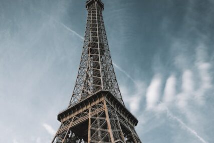ALKOHOL ODRADIO SVOJE... Dva Amerikanca prespavala na Eiffelovom tornju
