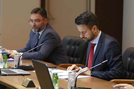 Novi SNSD-ov ministar finansija BiH stigao na svoju prvu sjednicu u Vijeće ministara