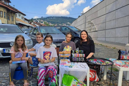 Četiri djevojčice oduševile gradonačelnicu Sarajeva: "Zatekla sam ih na Kovačima, podržimo naše slatke Sarajke"