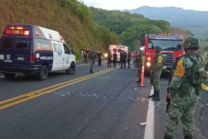 Autobus s migrantima u Meksiku pao u ponor, 18 mrtvih